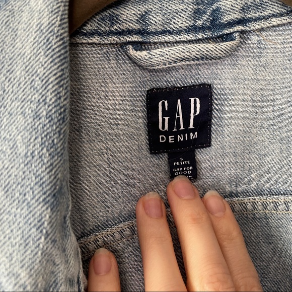 GAP Denim Trucker Jacket - Picture 5 of 8